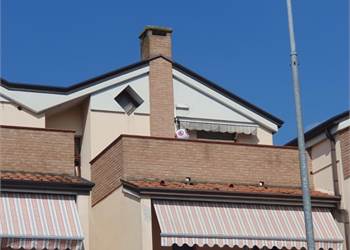 MONOLOCALE CON CANTINA E POSTO AUTO INTERNO